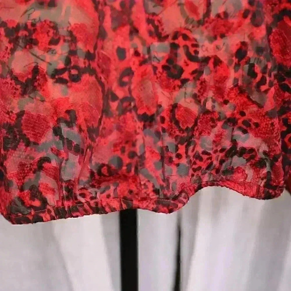 Lane Bryant Size 14 Red/black cut out front/back/sleeves pullover. Scoop Neck - Picture 9 of 12